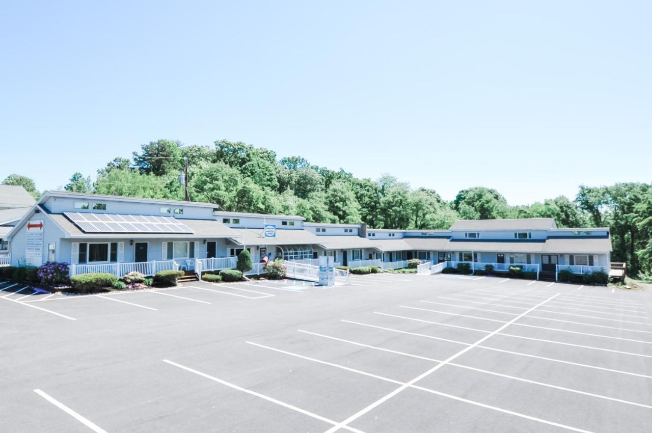 East Shore Lodging Hawley Екстер'єр фото