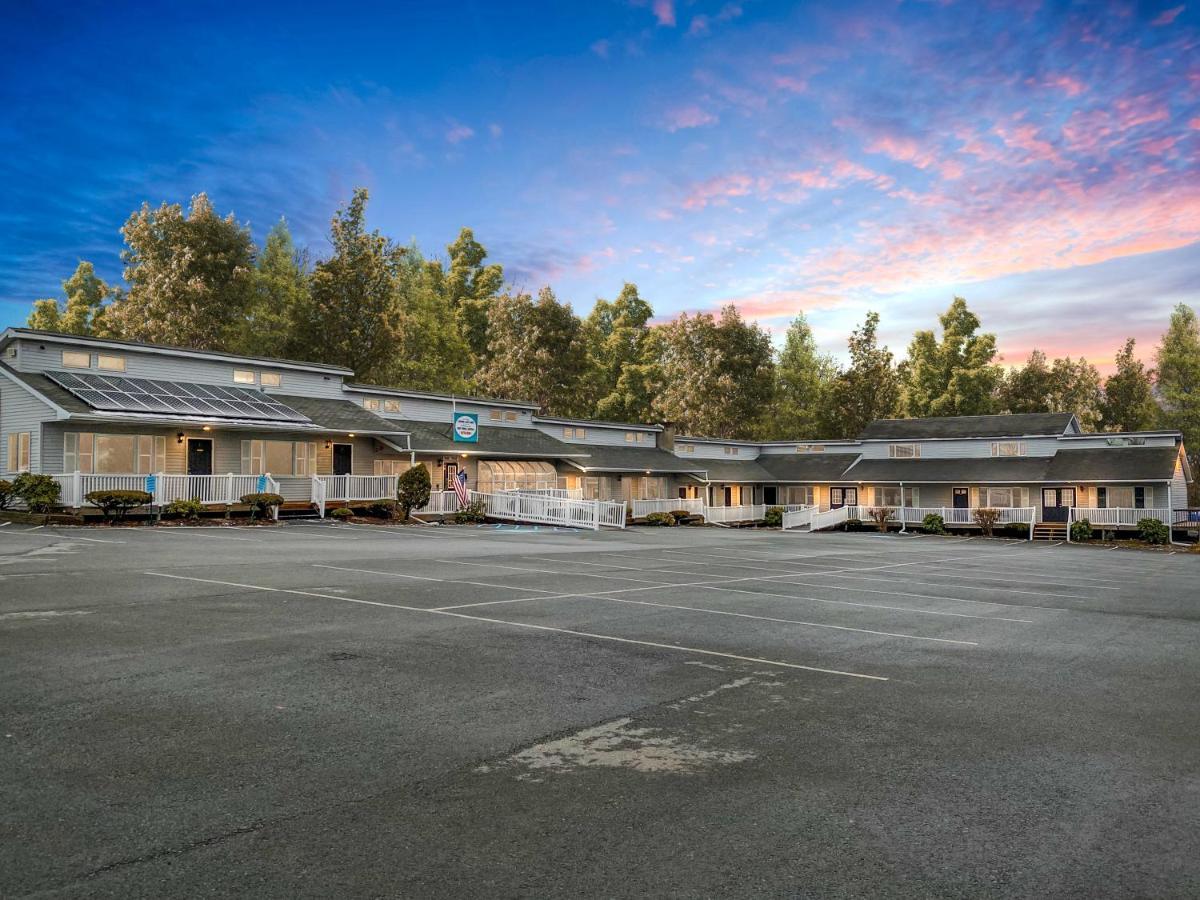 East Shore Lodging Hawley Екстер'єр фото