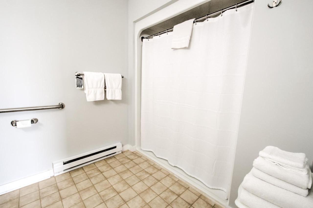 East Shore Lodging Hawley Екстер'єр фото