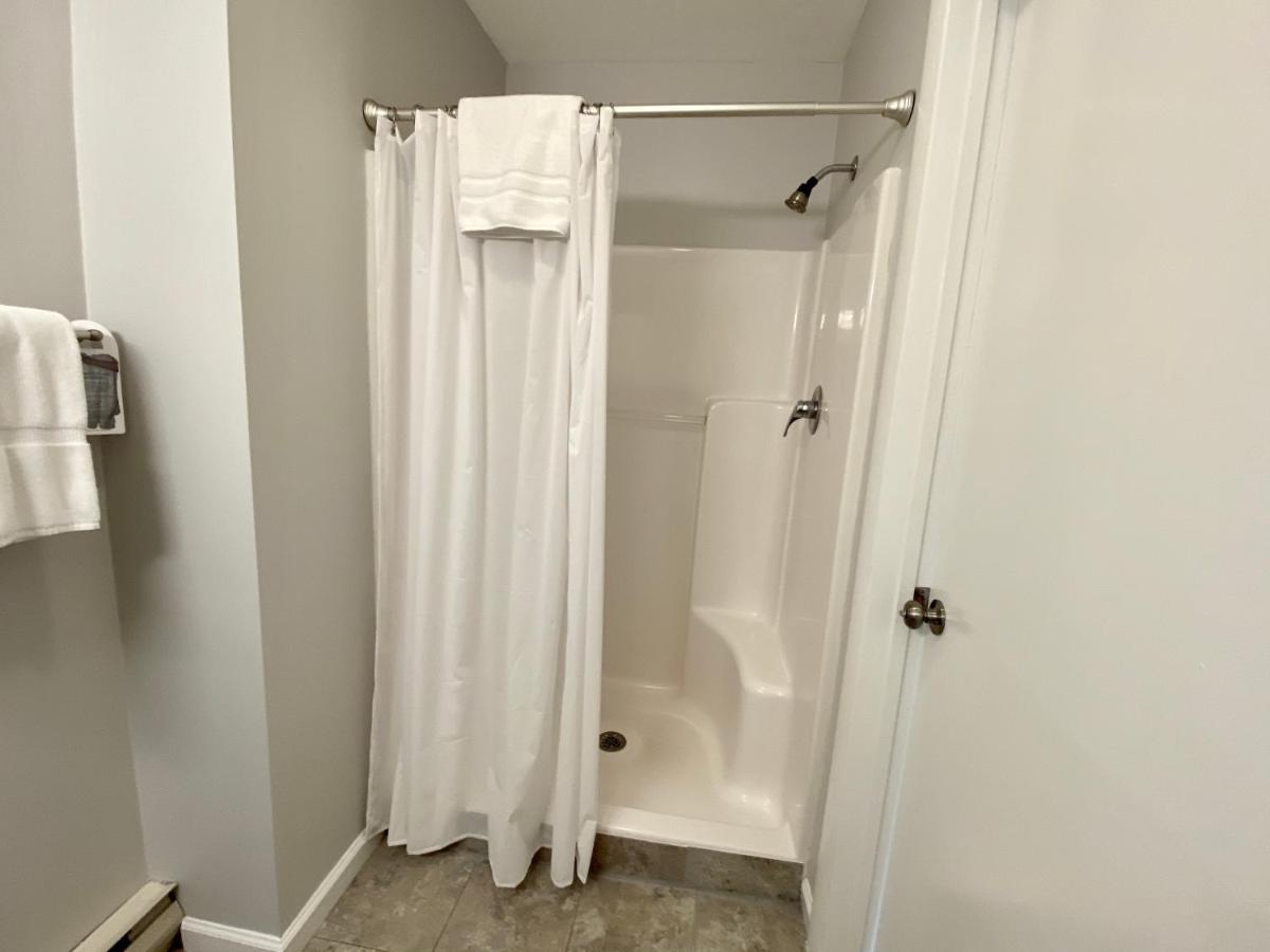 East Shore Lodging Hawley Екстер'єр фото
